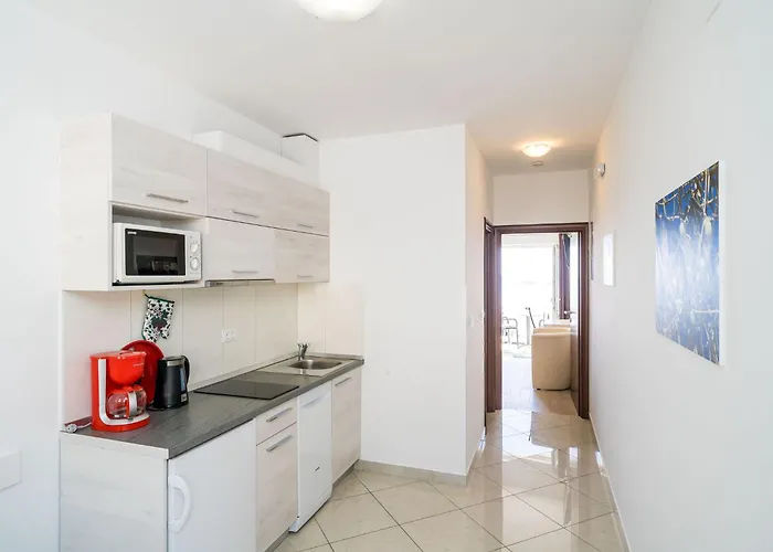 아파트 Samba - With Balcony And Sea View