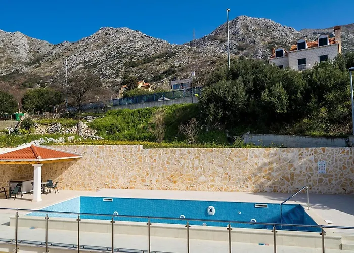 Samba - With Balcony And Sea View 믈리니