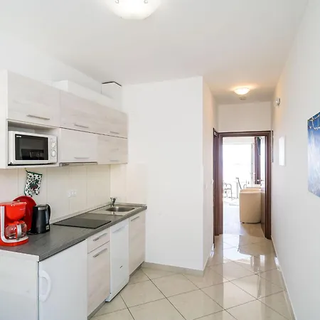 Apartment Samba - With Balcony And Sea View