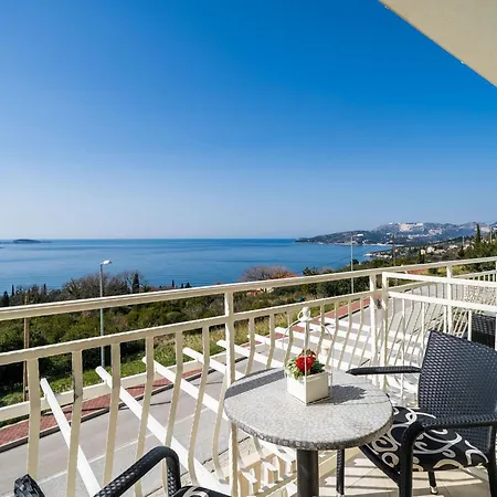 Samba - With Balcony And Sea View Apartment