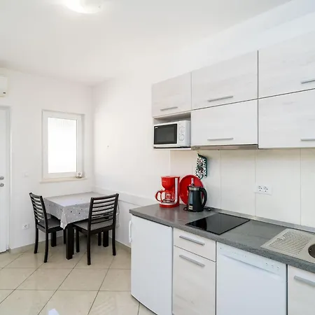 Samba - With Balcony And Sea View Apartment *