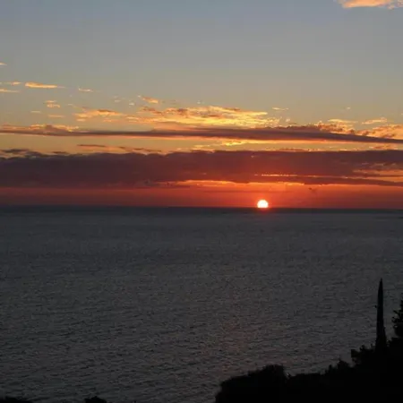 Samba - With Balcony And Sea View مْليني